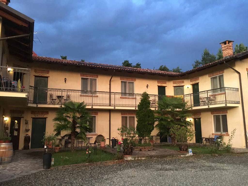 Villa Cascina Vignole à Montafia Extérieur photo